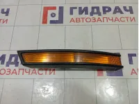 Поворотник передний правый Volkswagen Passat 3C0953042J