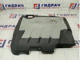 Накладка двигателя Volkswagen Passat 03L103925AM