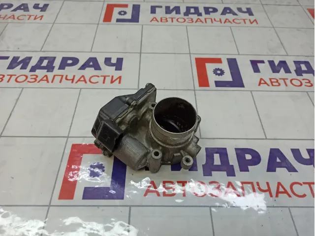 Дроссельная заслонка Volkswagen Passat 03L128063E
