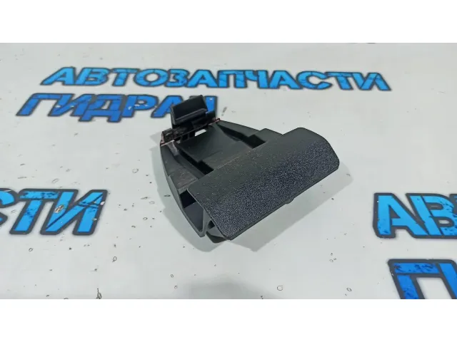 Кронштейн знака аварийной остановки Volkswagen Passat B7 3C8860285.