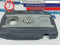 Накладка на двигатель Volkswagen Passat B7 06J103925BG. Дефект.