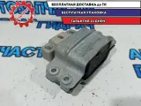 Опора двигателя левая Volkswagen Passat B7 3C0199555Q.