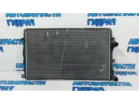 Радиатор основной Volkswagen Passat B7 1K0121253AA. Дефект.
