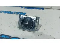 Часы Volkswagen Passat B7 3AA919204A. Дефект хрома.