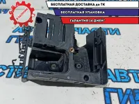 Кронштейн блока предохранителей Volkswagen Passat B7 1K0907361B.