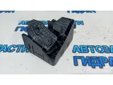 Кронштейн блока предохранителей Volkswagen Passat B7 1K0907361B.