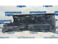 Защита антигравийная правая Volkswagen Passat B7 3C0825202G. Дефект.