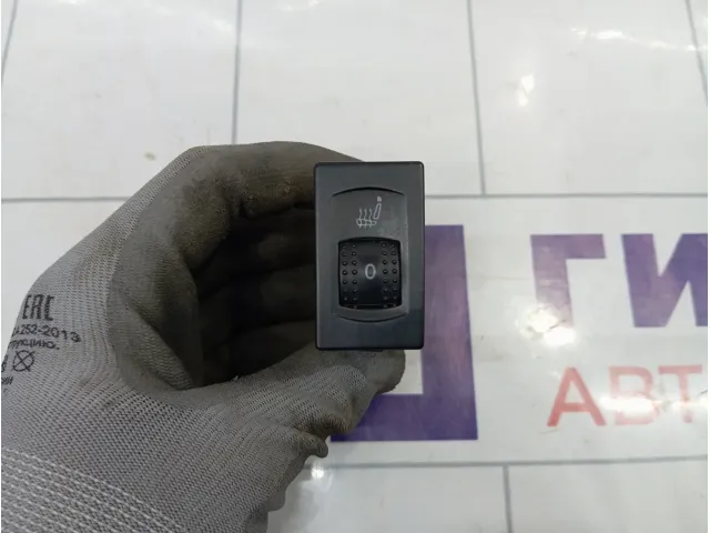 Кнопка обогрева сиденья правая Volkswagen Passat B5 3B0963564C