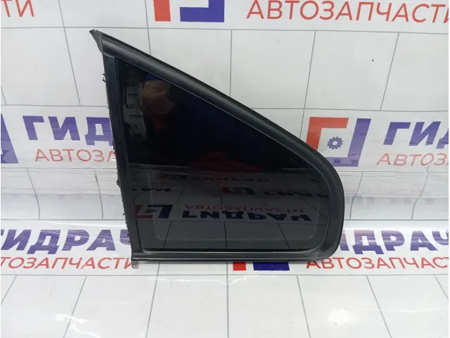 Стекло кузовное глухое левое Volkswagen Passat B5 3B5845297Q