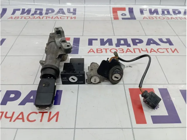 Замок зажигания Volkswagen Passat B5 4B0905851G