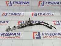 Рейка топливная (рампа) Volkswagen Passat B5 06B133681