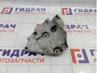 Кронштейн кондиционера Volkswagen Passat B5 06B260885D