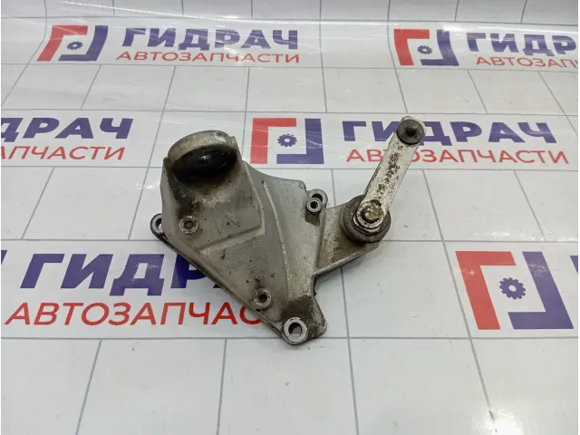 Кронштейн КПП правый Volkswagen Passat B5 8D0399114S