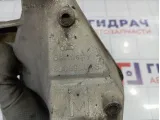 Кронштейн КПП правый Volkswagen Passat B5 8D0399114S