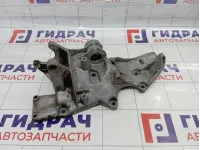 Кронштейн генератора Volkswagen Passat B5 06B903143H