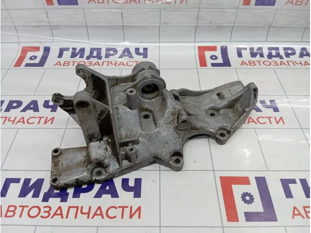 Кронштейн генератора Volkswagen Passat B5 06B903143H