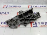 Кронштейн генератора Volkswagen Passat B5 06B903143H
