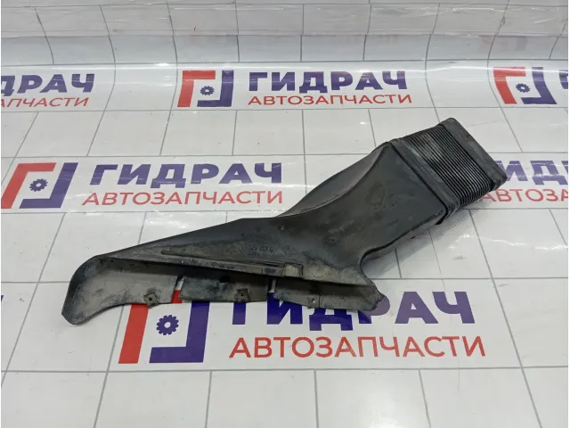 Воздухозаборник Volkswagen Passat B5 3B0129617G