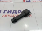 Крышка термостата Volkswagen Passat B5 06B121121L