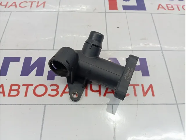 Фланец двигателя системы охлаждения Volkswagen Passat B5 058121132C