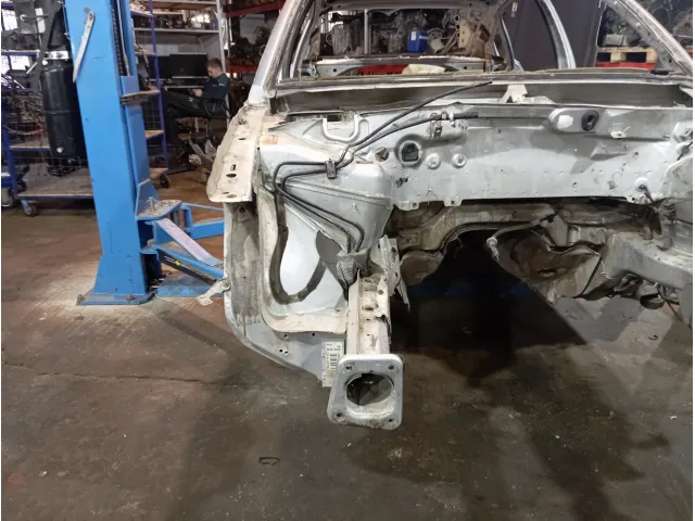 Лонжерон передний правый Volkswagen Passat B5