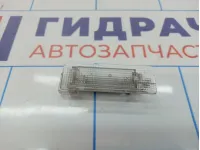 Плафон салонный подсветки багажника Volkswagen Passat B6 7L6947101A.