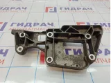 Кронштейн генератора Volkswagen Passat B6 06F903143F.