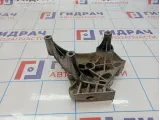 Кронштейн опоры двигателя Volkswagen Passat B6 06F199207Q.