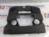 Накладка на двигатель Volkswagen Passat B6 06A103925CH.