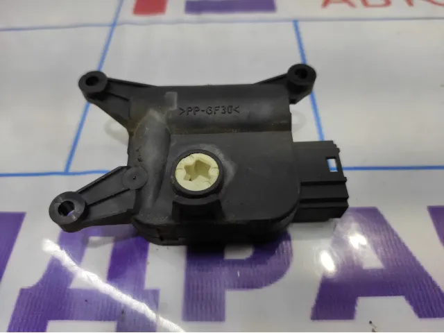 Моторчик заслонки отопителя Volkswagen Passat B6 3C0907511A.