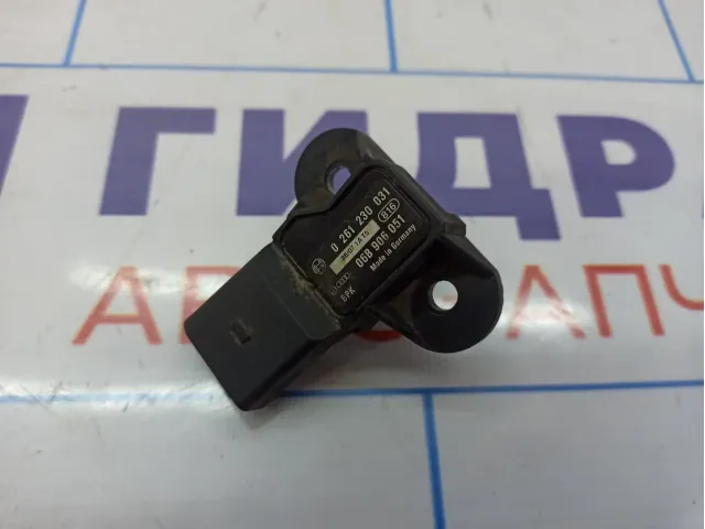 Датчик абсолютного давления Volkswagen Passat B6 06B906051.