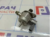 Насос (ТНВД) бензиновый Volkswagen Passat (B6) 06H127025N