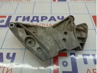 Кронштейн двигателя правый Volkswagen Passat (B6) 06J199207P