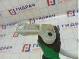 Петля крышки багажника левая Volkswagen Passat (B8) 3G5827301A