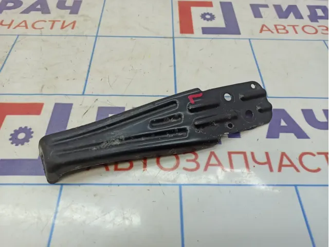 Кронштейн заднего бампера левый Volkswagen Passat (B8)