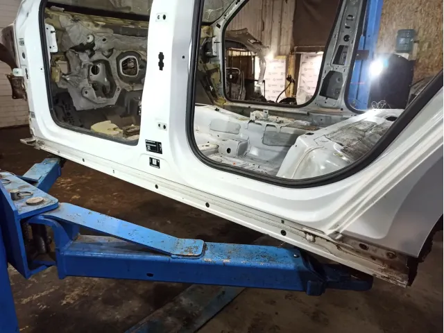 Порог со стойкой левый Volkswagen Passat (B8)