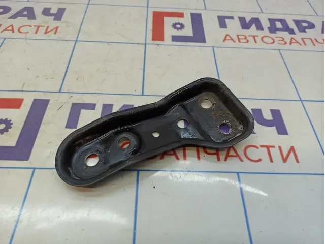 Кронштейн передней балки правый Volkswagen Passat (B8) 5Q0199518E