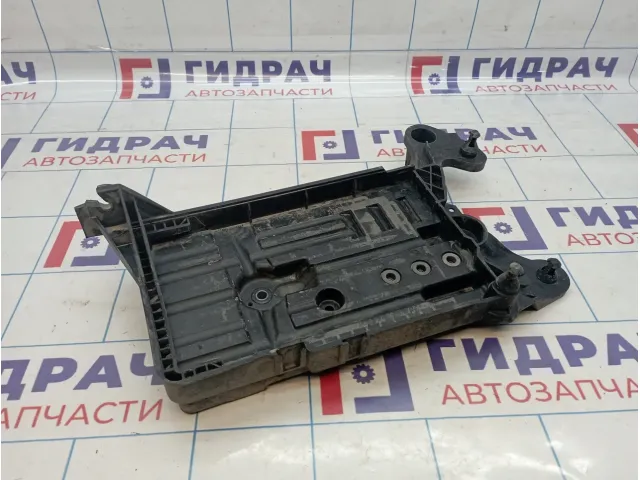Крепление АКБ (корпус/подставка) Volkswagen Passat (B8) 5Q0915331K