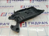 Крепление АКБ (корпус/подставка) Volkswagen Passat (B8) 5Q0915331K