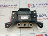 Опора двигателя левая Volkswagen Passat (B8) 5Q0199555R