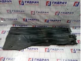 Защита антигравийная правая Volkswagen Passat (B8) 3Q0825202F