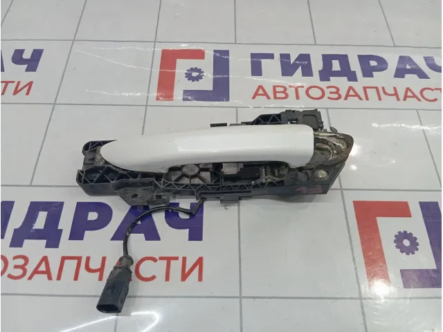 Ручка двери наружная передняя левая Volkswagen Passat CC