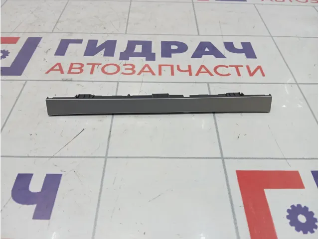 Накладка декоративная на торпедо центральная Volkswagen Passat CC 3C0858336N3H5