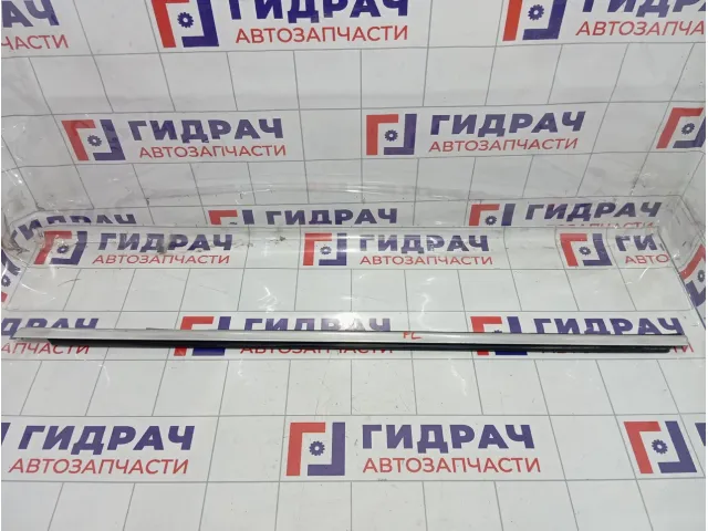 Накладка стекла переднего левого Volkswagen Passat CC 3C8837475F3Q7 