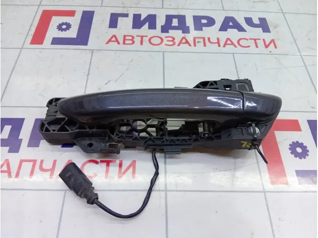 Ручка двери наружная передней левой Volkswagen Passat CC 3C8837885