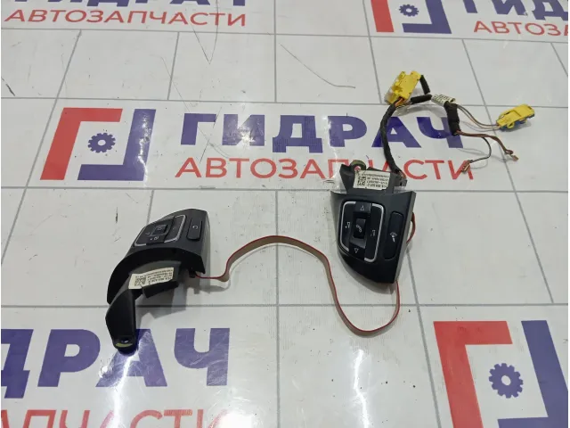 Блок кнопок в рулевое колесо Volkswagen Passat CC 3C8998537B