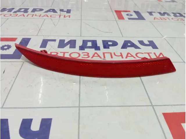 Отражатель в бампер задний правый Volkswagen Passat CC 3C8945106B