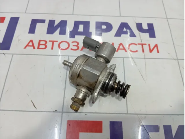 Насос (ТНВД) бензиновый Volkswagen Passat CC 06H127025N
