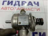 Насос (ТНВД) бензиновый Volkswagen Passat CC 06H127025N