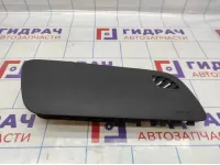 Накладка подушки безопасности пассажира Volkswagen Polo Sedan (Mk5) 6R1880261C81U.